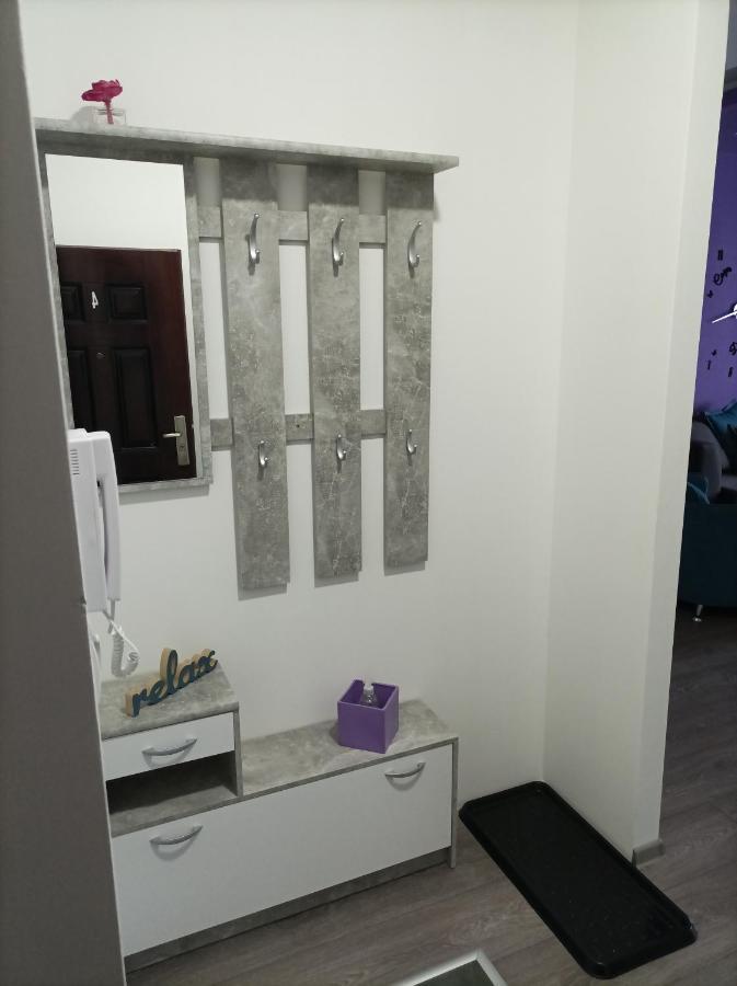 Aaapartmani Indjija Indija Exterior foto